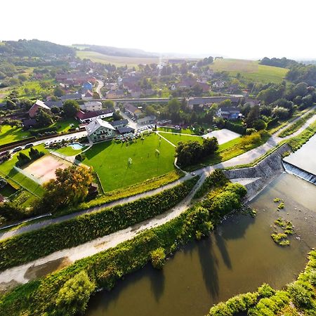 Restaurace A Penzion Kamenec Jilešovice 외부 사진