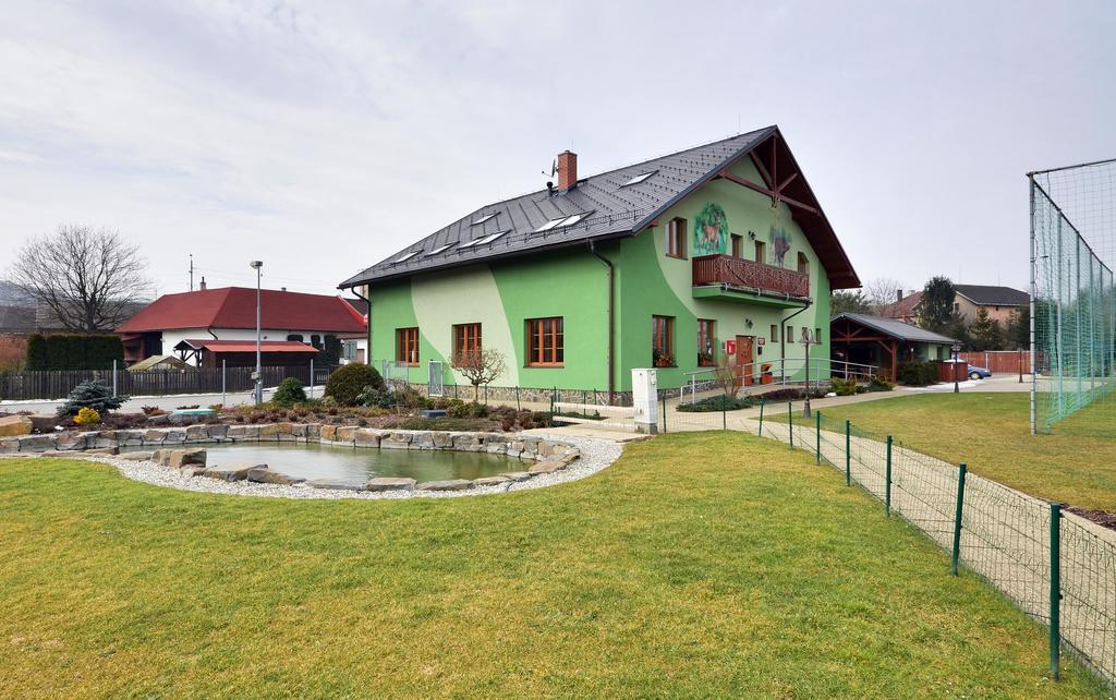 Restaurace A Penzion Kamenec Jilešovice 외부 사진